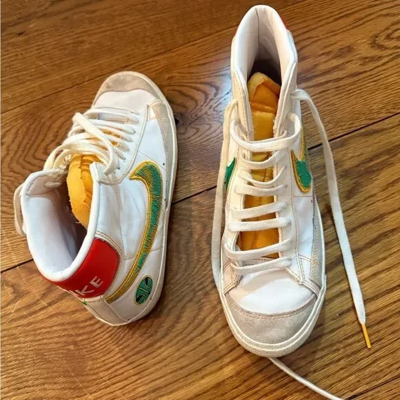 Nike Blazers High-Top Sneakers in White and Yellow - Picture 2 of 5